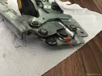 Electrolux dishwasher door hinges - AE278F3A-36EB-4414-974B-CFC7EC533BC0.jpeg