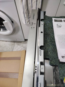 What s that thing on the Hansa door? - 16499499477444077771237077131083.jpg