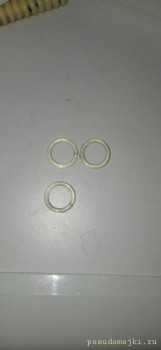 Уплотнительные кольца, продаются отдельно в сантехнических отделах