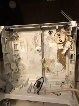 Bosh srv55to3eu 38 where is the leak coming from? - 70886F6B-13BF-4DF6-828C-6408E3BD070D.jpeg