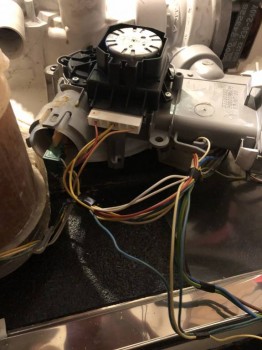 Bosh srv55to3eu 38 where is the leak coming from? - C6EA0E7C-031B-40BA-B7ED-E2DBF28E8158.jpeg