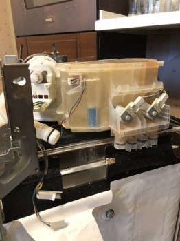 Bosh srv55to3eu 38 where is the leak coming from? - 273AB767-409D-4379-BB13-E8716DEF2AD0.jpeg