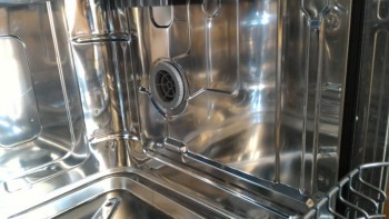 Holes in whirlpool dwh m00 w - P_20180527_101117.jpg