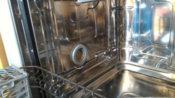 Holes in whirlpool dwh m00 w - P_20180527_101113.jpg