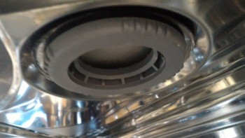 Holes in whirlpool dwh m00 w - P_20180527_093551.jpg